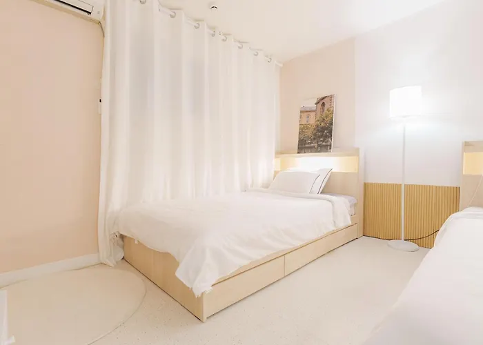 동대문 명동 홍대 성수 강남 Kspo 직행 편의점 도보 1분 조용 레몬하우스 Dongdaemun Myeongdong Hongdae Kspo Lemon House